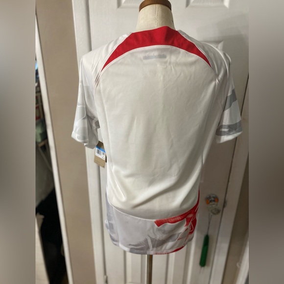 New Nike Red Bull Leipzig 2022-2023 Home Jersey - Picture 4 of 7